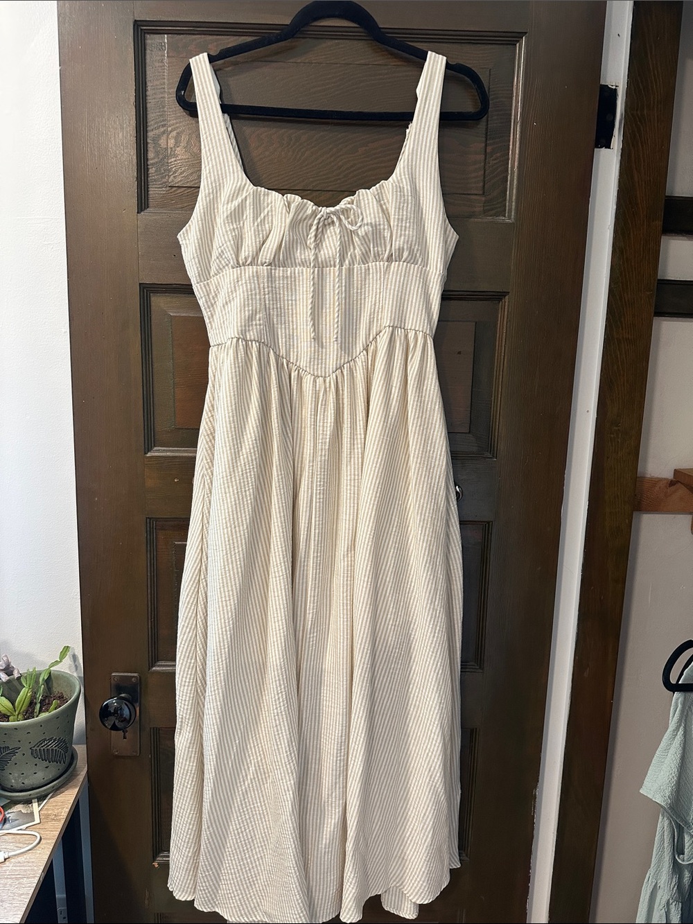 Sleeveless Cream Midi Dress with Sweetheart Bodice